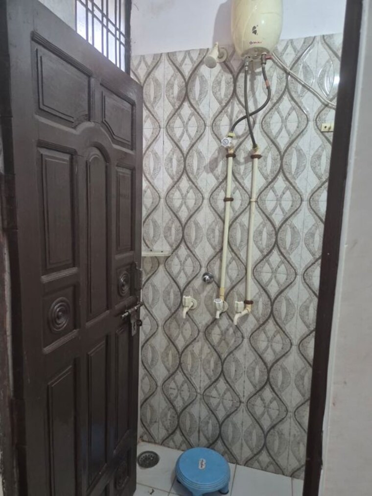 Bathroom, gomti nagar 1 Bedroom 800 Sq.Ft. Builder Floor In Gomti Nagar Lucknow 10185344