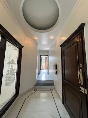 Building Lobby in 3 BHK Builder Floor at Chittaranjan Park – for Rent