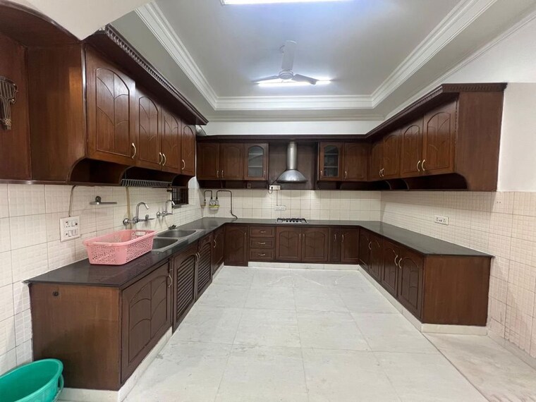 Kitchen, chittaranjan park 3 Bedroom 248 Sq.Yd. Builder Floor In Chittaranjan Park Delhi 10185435