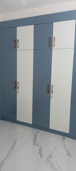 Room in 3.5 BHK Apartment at Smart World Gems, Sector 89 – for Rent