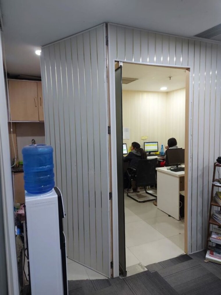 Bathroom, gomti nagar Commercial Office Space 620 Sq.Ft. In Gomti Nagar Lucknow 10185577