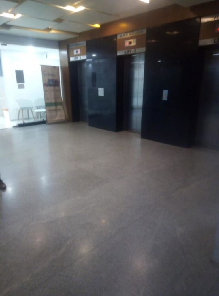 Room, gomti nagar Commercial Office Space 620 Sq.Ft. In Gomti Nagar Lucknow 10185577