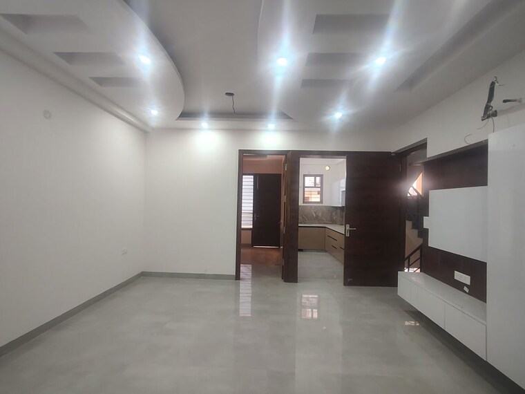 Room, rps-palm-drive 3 Bedroom 125 Sq.Yd. Builder Floor In Sector 88 Faridabad 10185354
