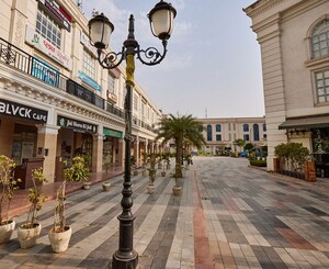  Shop For Sale in Omaxe World Street, Sector 79