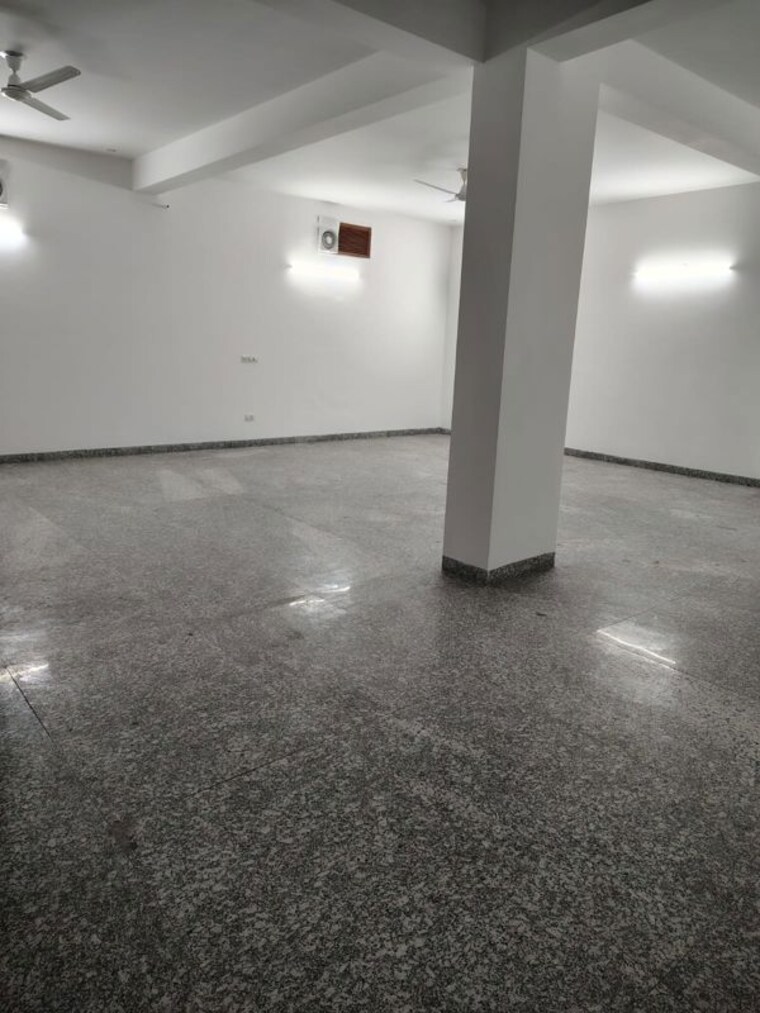 Exterior View, south extension ii 5 Bedroom 550 Sq.Yd. Builder Floor In South Extension ii Delhi 10185621