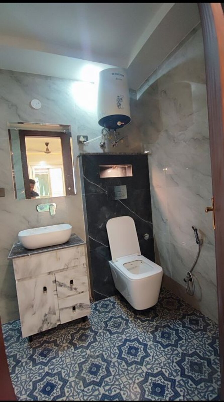 Bathroom, chattarpur 3 Bedroom 1700 Sq.Ft. Builder Floor In Chattarpur Delhi 10185785
