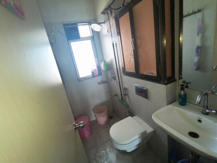 Bathroom, godrej-central 2 Bedroom 751 Sq.Ft. Apartment In Chembur Mumbai 10185759