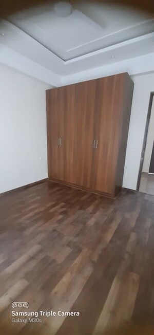 Room in 2 BHK Apartment at Suncity Vatsal Valley, Gwal Pahari – for Sale