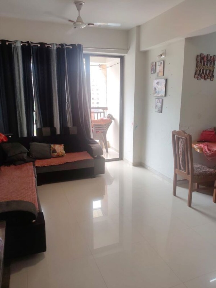 Living Room, himalaya-pinnacle-phase-2 3 Bedroom 175 Sq.Ft. Apartment In Tragad Ahmedabad 10186007