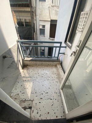 Balcony in 1 BHK Builder Floor at Pragati Hills, Sector 47 – for Rent