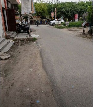 Parking in  Office Space at Hazratganj – for Rent