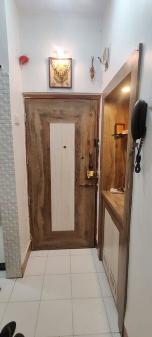 Furnished Amenities in 2 BHK Apartment at Gulmarg Society, Chembur – for Rent