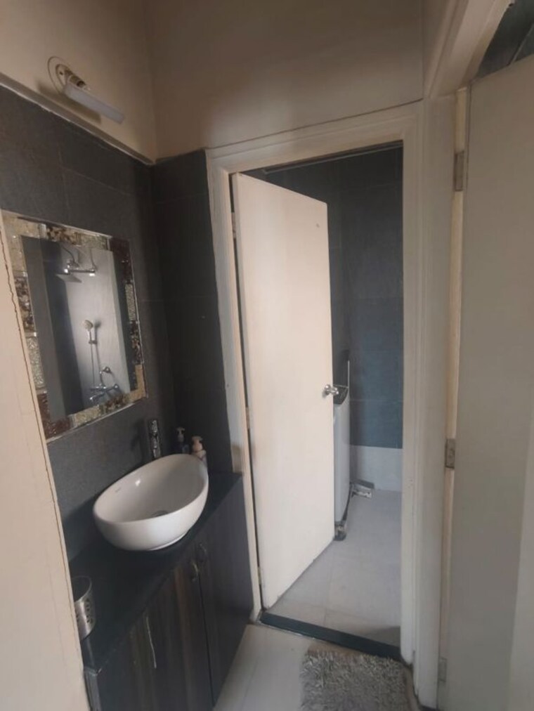 Nearby, bramha-avenue 1 Bedroom 625 Sq.Ft. Apartment In Kondhwa Pune 9059061