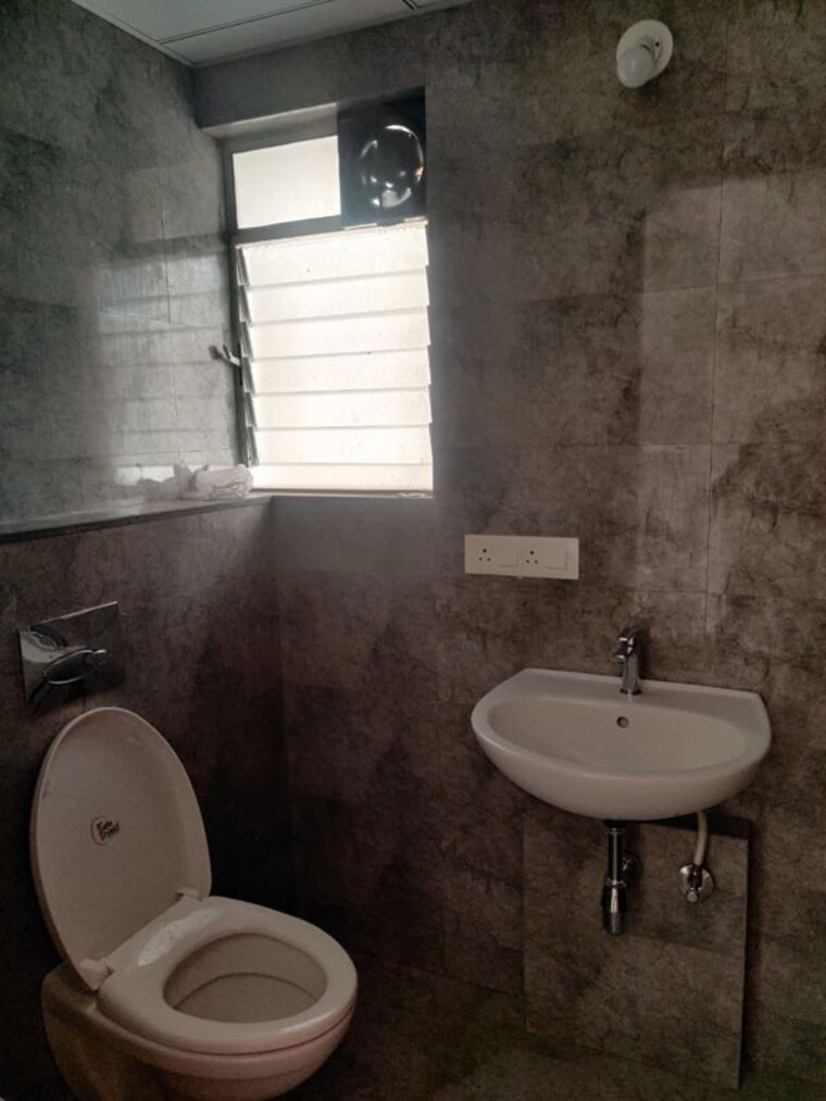 Bathroom, gagan-ela 2 Bedroom 1000 Sq.Ft. Apartment In Nibm Road Pune 8867580