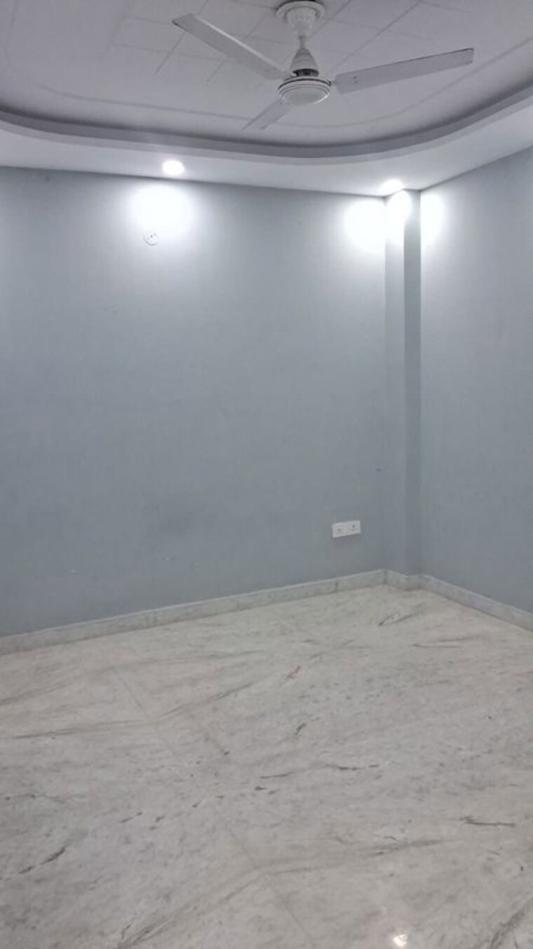 Room, preet vihar 2 Bedroom 1000 Sq.Ft. Builder Floor In Preet Vihar Delhi 10186323