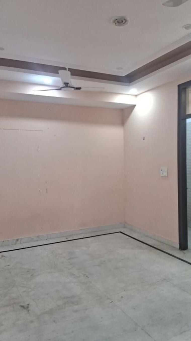 Room, preet vihar 2 Bedroom 1000 Sq.Ft. Builder Floor In Preet Vihar Delhi 10186323