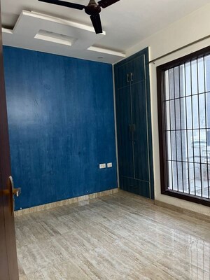 Room in 3 BHK Builder Floor at Ardee City, Sector 52 – for Rent