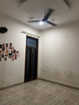 Room in 3 BHK Builder Floor at Ardee City, Sector 52 – for Rent