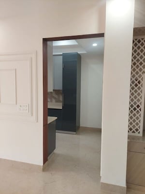 Room in 3 BHK Builder Floor at Ardee City, Sector 52 – for Rent
