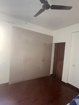 Room in 2 BHK Apartment at Jaypee Green Wish town Klassic, Sector 134 – for Rent
