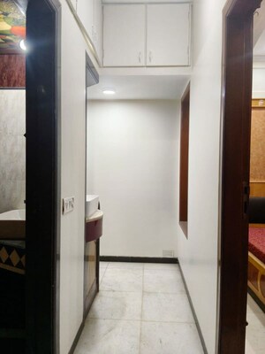 Master Bedroom in 2 BHK Apartment at Vakola – for Rent