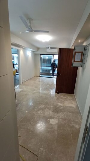 Room in 3 BHK Apartment at Signature Global City 63A, Sector 63a – for Rent