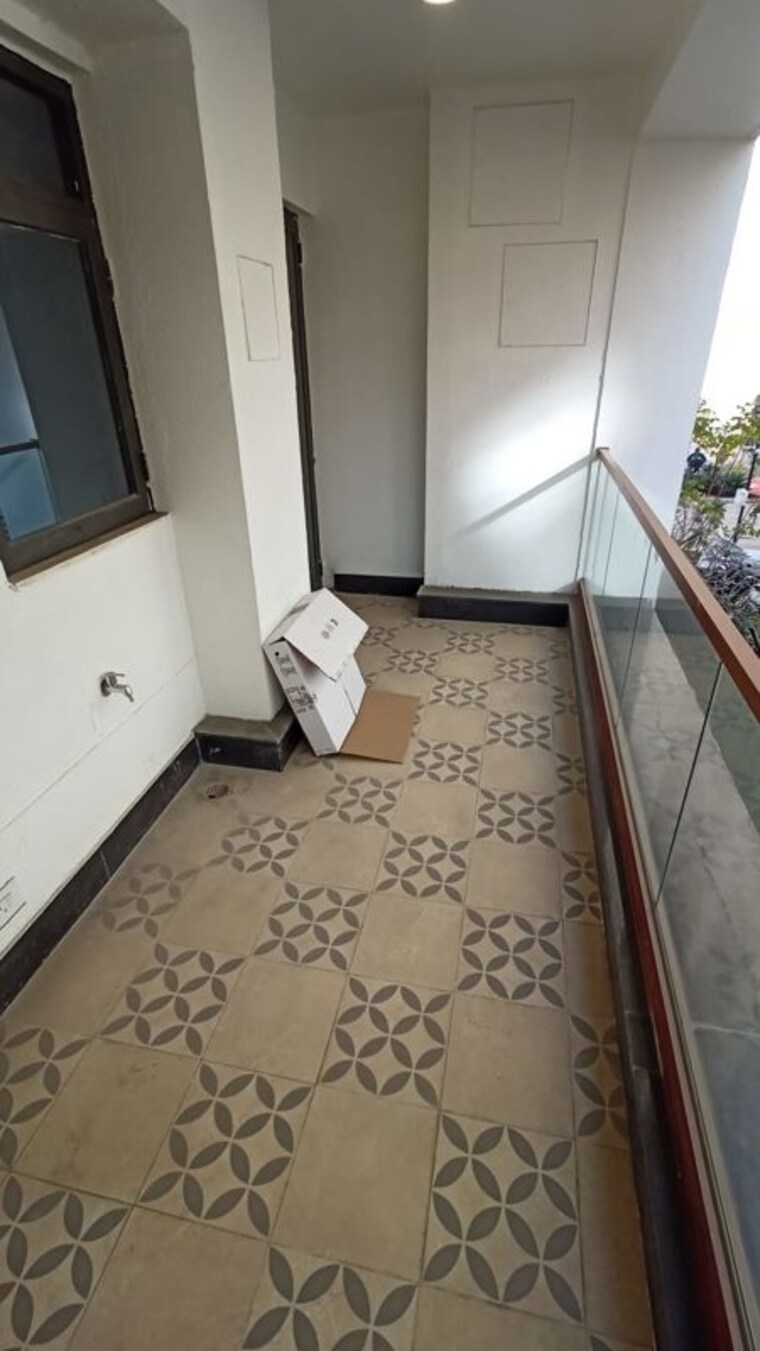 Balcony, signature-global-city-63a 3 Bedroom 1470 Sq.Ft. Apartment In Sector 63a Gurgaon 10186454