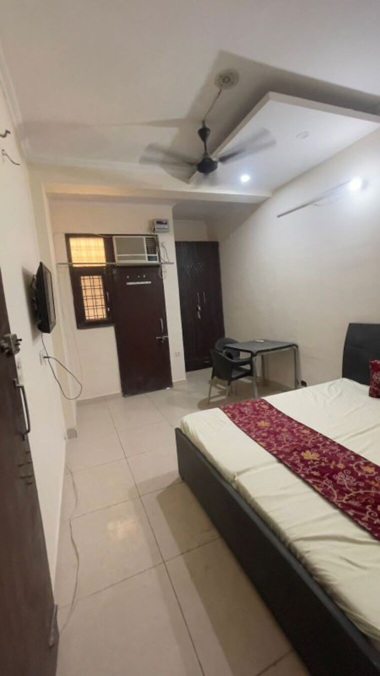 Bedroom, vipul-square 1 RK 450 Sq.Ft. Builder Floor In Sushant Lok I Gurgaon 10186534