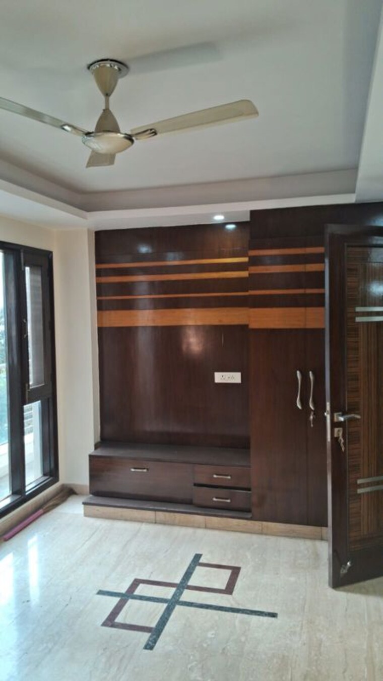 Kitchen, vivek vihar 3 Bedroom 1600 Sq.Ft. Builder Floor In Vivek Vihar Delhi 10186605