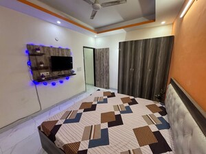 Master Bedroom in 2 BHK Builder Floor at DLF City Gurgaon, Sector 27 – for Rent