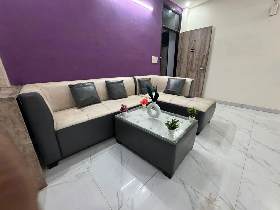2 BHK Builder Floor For Rent in DLF City Gurgaon