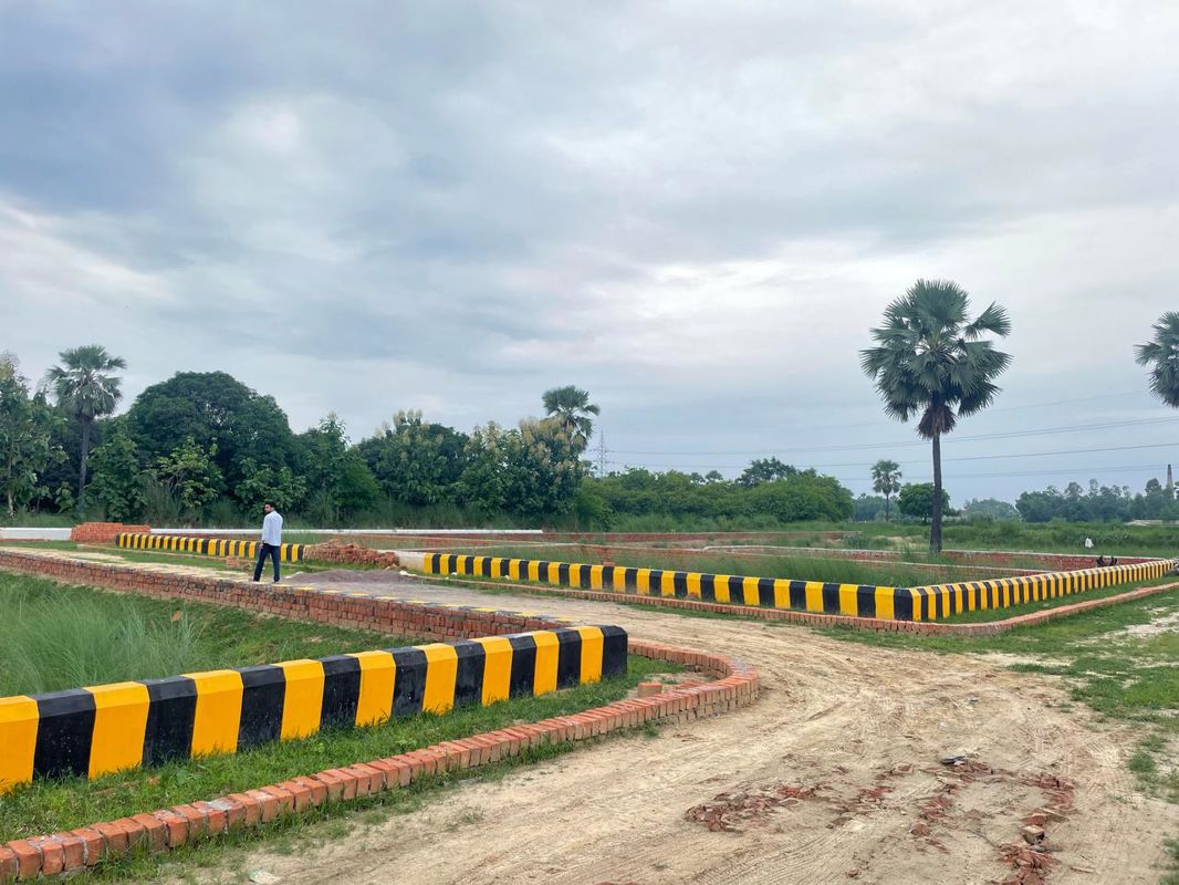 Plot For Sale in Wave City