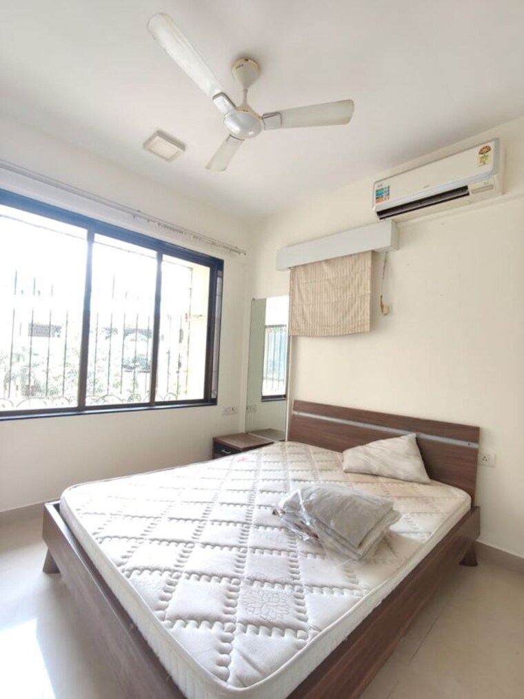 Bedroom, lake-primrose 3 Bedroom 1500 Sq.Ft. Apartment In Powai Mumbai 10186875