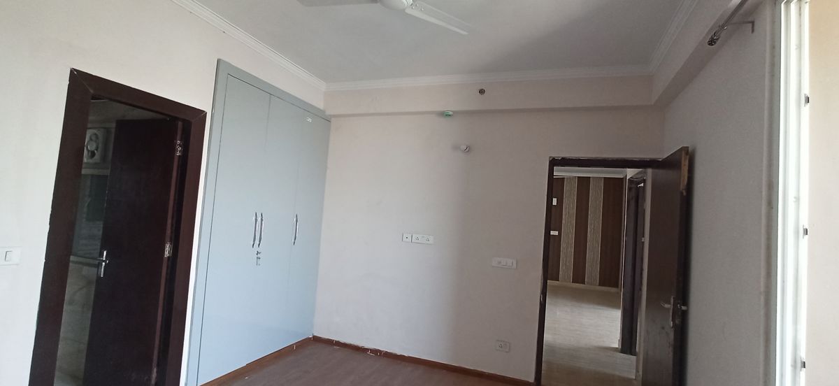 2 BHK 1100 Sq.Ft. Apartment in Amrapali Golf Homes