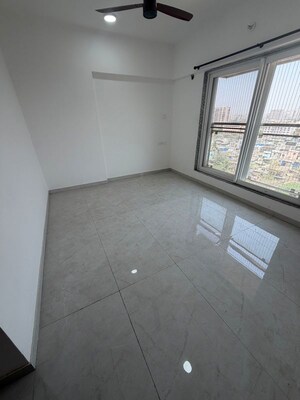 Room in 2 BHK Apartment at Vaibhavlaxmi Queens Glory, Chembur – for Rent