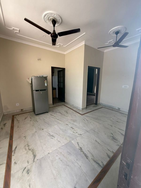 1 BHK Builder Floor For Rent in Sector 45
