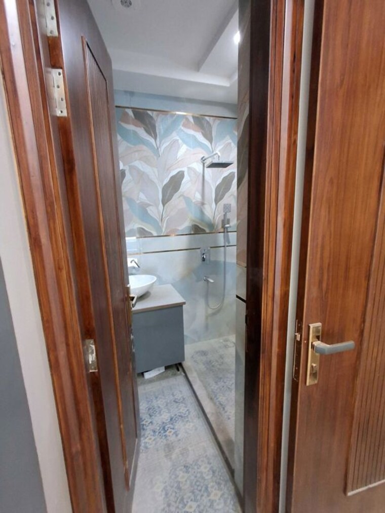 Bathroom, sector 89 4 Bedroom 2700 Sq.Ft. Builder Floor In Sector 89 Faridabad 10188220