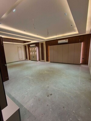 Room in 4 BHK Builder Floor at Sector 89 – for Sale