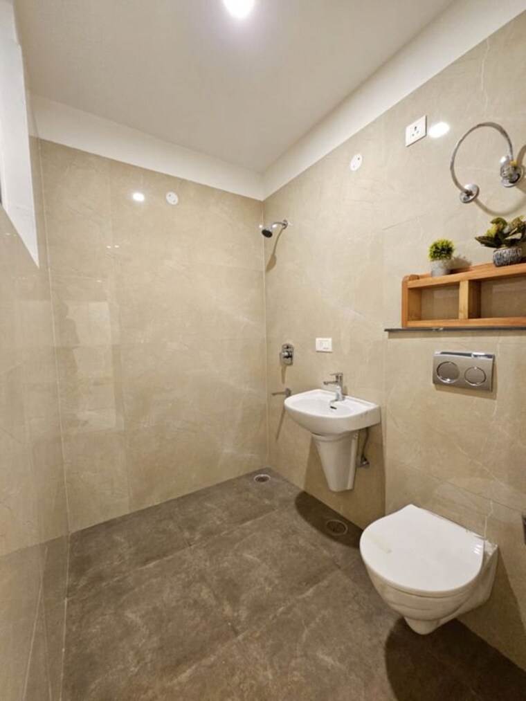 Bathroom, aura-homes 3 Bedroom 1650 Sq.Ft. Builder Floor In Patiala Road Zirakpur 10188310