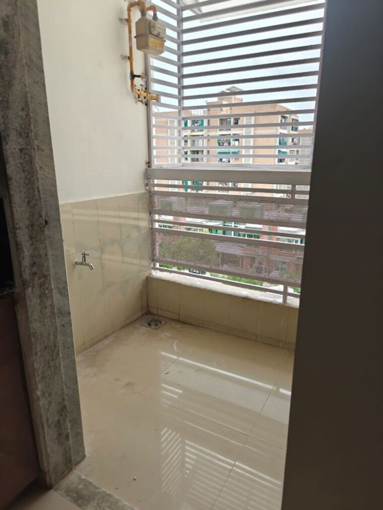 Bathroom, sargasan 2 Bedroom 155 Sq.Yd. Apartment In Sargasan Gandhinagar 10188314