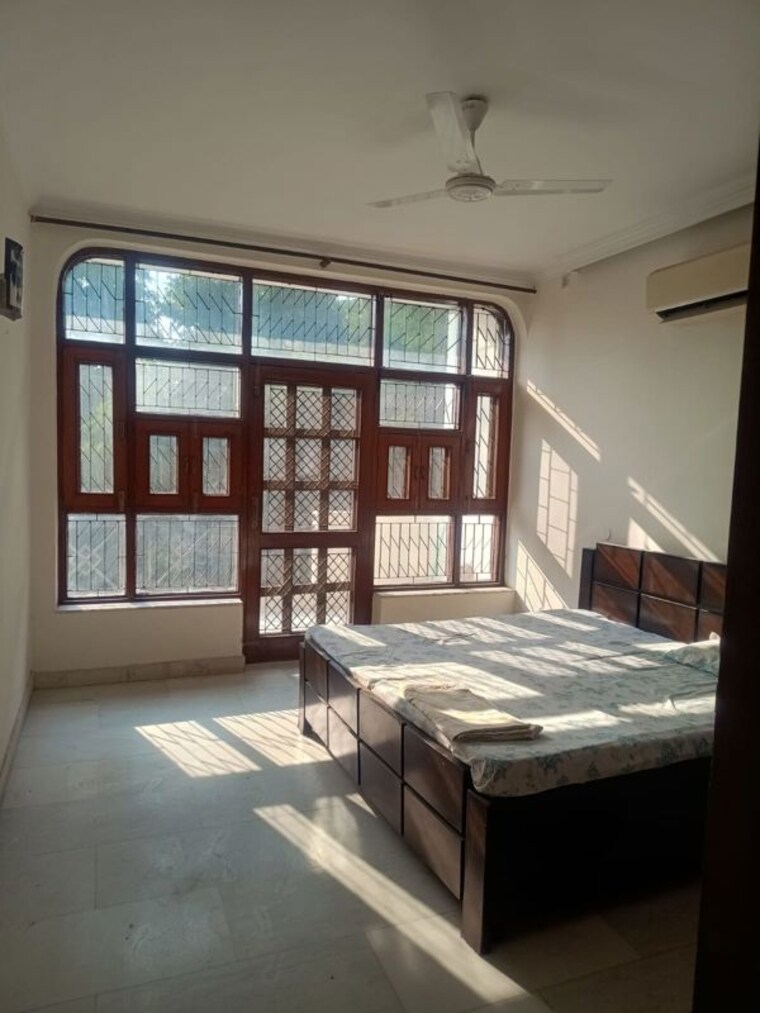 Bedroom, vasant vihar 3 Bedroom 1800 Sq.Ft. Builder Floor In Vasant Vihar Delhi 10186309