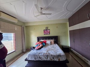 Bedroom in 2 BHK Builder Floor at Sector 9 – for Rent