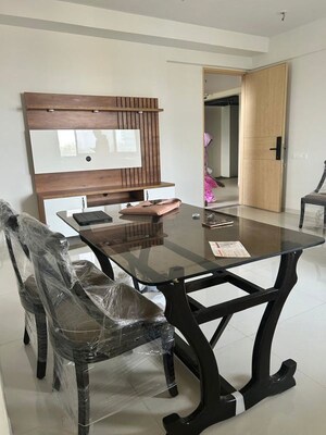 Team Area in 2 BHK Apartment at Gift City – for Rent