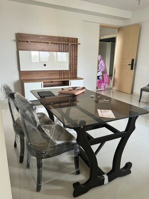 Team Area in 2 BHK Apartment at Gift City – for Rent