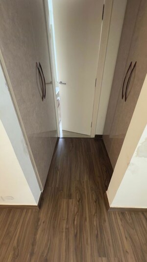 Furnished Amenities in 3.5 BHK Apartment at Emaar Palm Hills, Sector 77 – for Rent