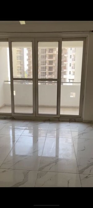 Room in 3.5 BHK Apartment at NK Sharma Savitry Greens, Lohgarh – for Rent