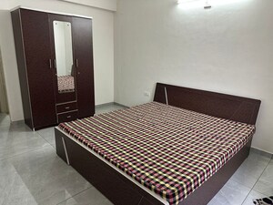 Bedroom in 2 BHK Apartment at Sargasan – for Rent