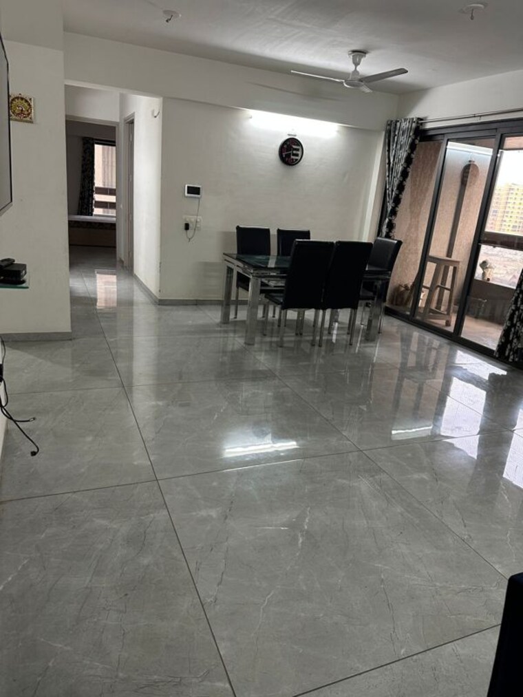 Living Room, sargasan 2 Bedroom 224 Sq.Yd. Apartment In Sargasan Gandhinagar 10188407