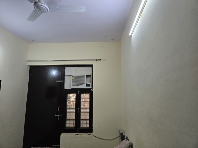 Room, sector 47 1 Bedroom 600 Sq.Ft. Builder Floor In Sector 47 Gurgaon 10188425