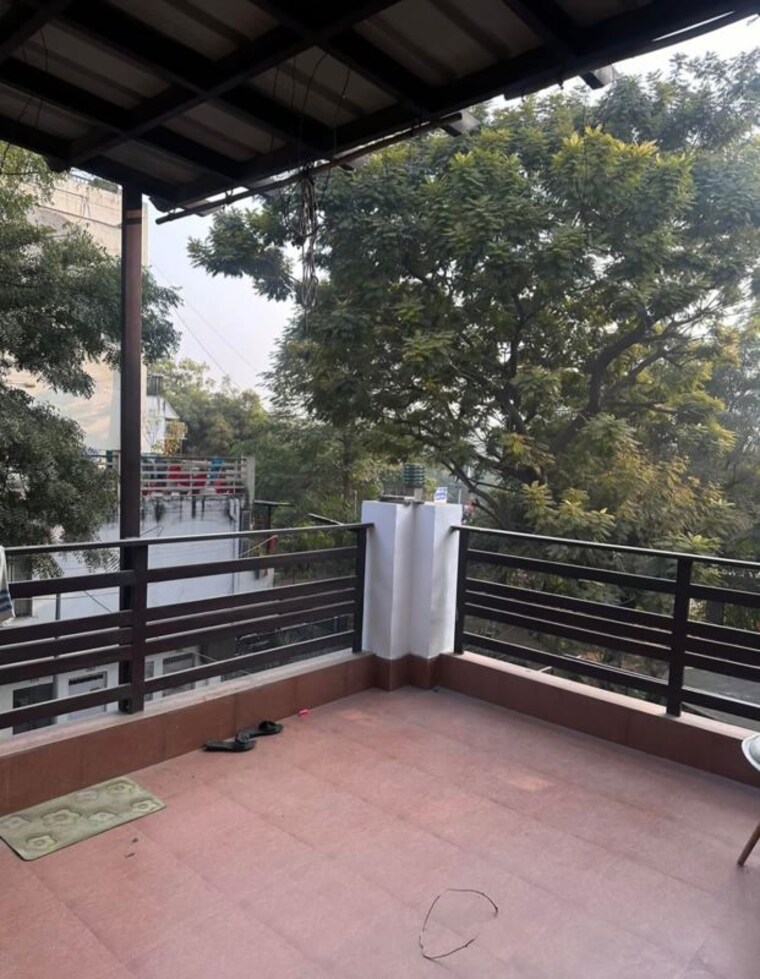 Balcony, vasant kunj 3 Bedroom 2500 Sq.Ft. Apartment In Vasant Kunj Delhi 10188428